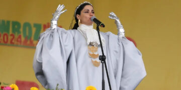 Emel Mathlouthi’s resilient performance lights up Diyarbakır’s Newroz celebrations