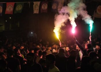 Pro-Kurdish party’s Abdullah Zeydan reinstated as mayor in Van amidst celebratory protests