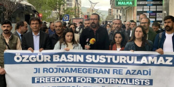 Journalists demand release of detained colleagues in Turkey on World Press Freedom Day