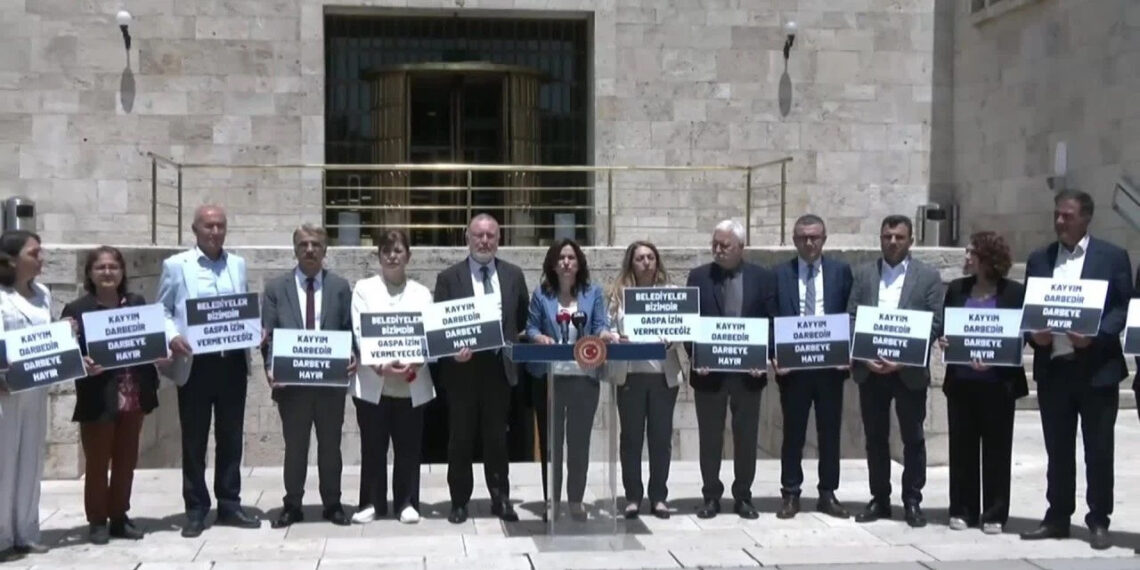 ‘Trusteeship is a coup’: Protests in solidarity with Hakkari held in Ankara and Istanbul