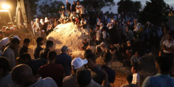 Funerals held as death toll in Mardin-Diyarbakır fire rises to 14