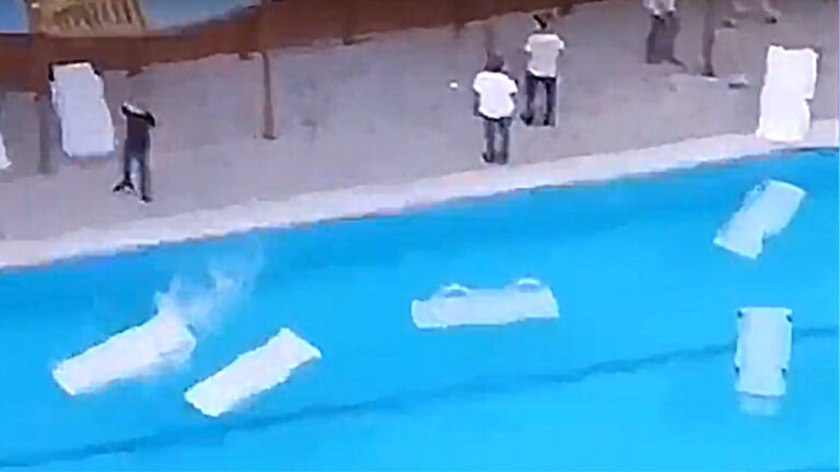 Residents threatened by Islamist group in Diyarbakır over pool use