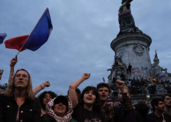 Radicals call for an anti-fascist uprising, as France prepares for legislative elections 2nd round