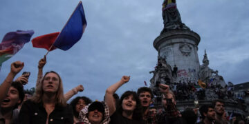 Radicals call for an anti-fascist uprising, as France prepares for legislative elections 2nd round