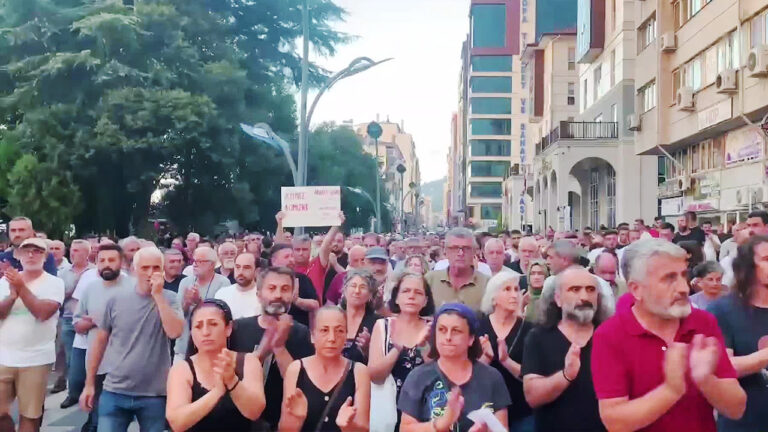 Thousands protest in Hopa for villager Reşit Kibar after fatal shooting