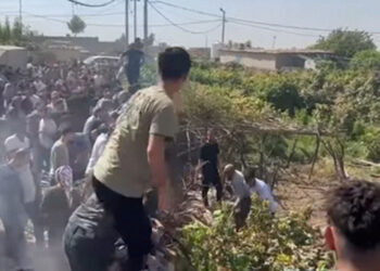 Second Turkish airstrike in week hits Makhmour refugee camp during UN delegation visit