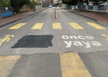 Kurdish language roadmarkings blacked out in Turkey’s Kurdish-majority Elazığ