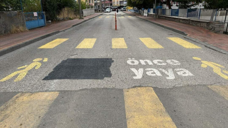 Kurdish language roadmarkings blacked out in Turkey’s Kurdish-majority Elazığ