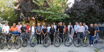 Van launches European Mobility Week with bicycle tour and clean-up campaign