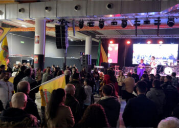 Calls for freedom for Kurdish political prisoners at Paris concert
