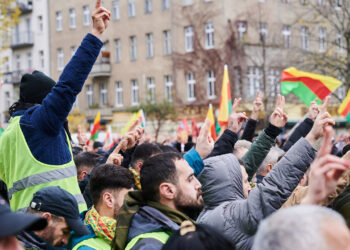 Armed police raid and attempted arson attack on Kurdish community centre, Berlin
