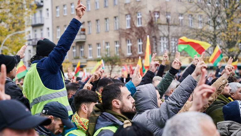 Armed police raid and attempted arson attack on Kurdish community centre, Berlin
