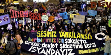 Kurdish women challenge state oppression with powerful protest in Diyarbakır