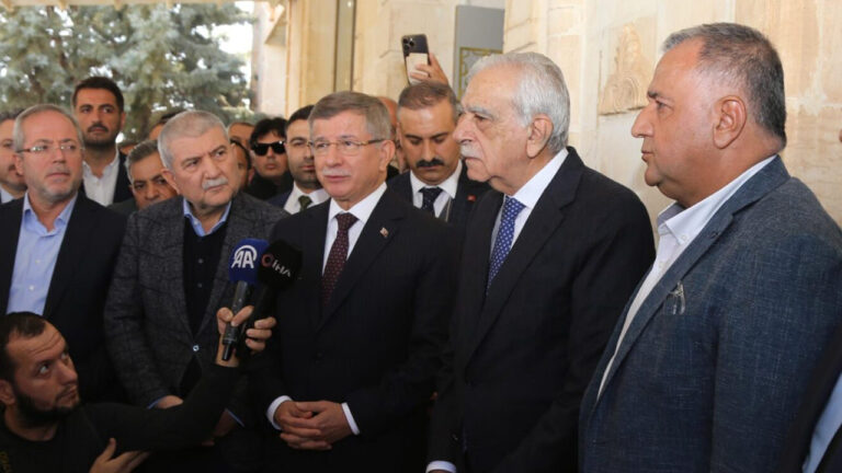 Former Turkish PM meets ousted Kurdish mayor: ‘Don’t burn bridges of dialogue’