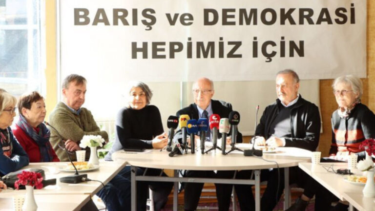 Intellectuals and writers call for peace and democracy in Turkey