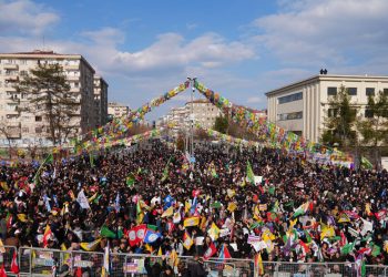 Massive rally in Diyarbakır calls for Öcalan’s freedom amid reconciliation talks