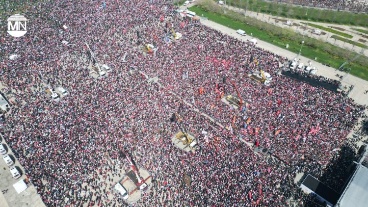 Tens of thousands gather in Istanbul in defence of democracy, solidarity with İmamoğlu