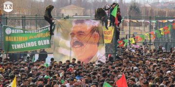 Van Newroz calls for free leadership and a democratic society