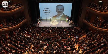 Thousands bid farewell to Sırrı Süreyya Önder in Istanbul