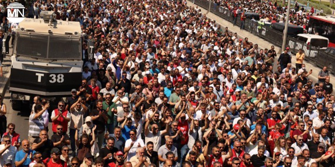 Municipal workers launch mass strike over unfair wages in Turkey’s third-largest city İzmir